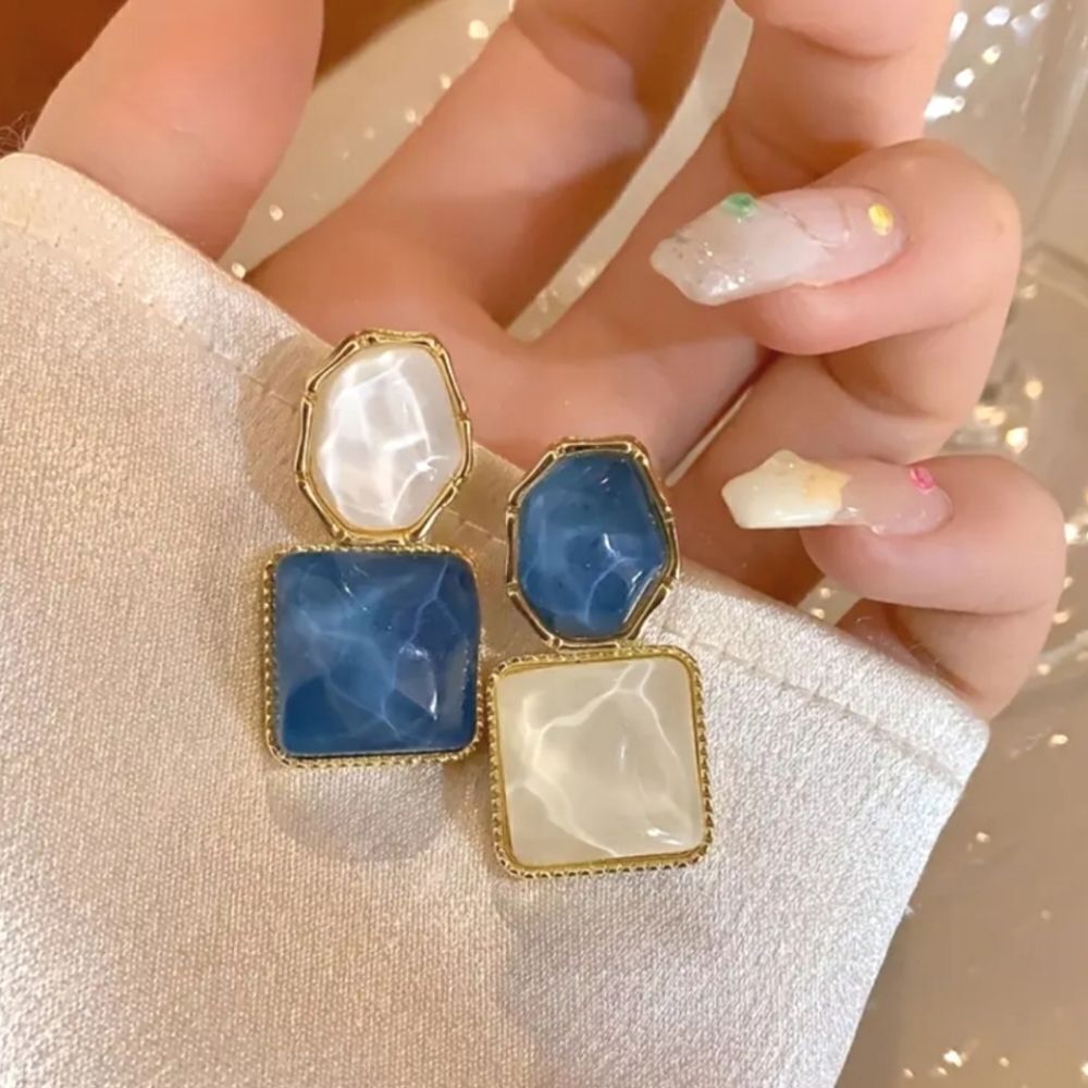 Contrast hypoallergenic earrings